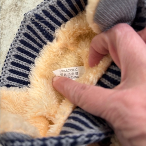 Cute Bear Knit Hat with Ear Flaps for baby - Picture 5 of 5